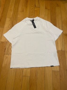 h:ours White Short-Sleeve Crewneck Tee